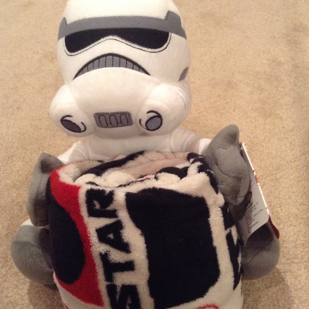 NWT! STAR WARS Imperial Stormtrooper! Plush &Throw - Picture 5 of 8